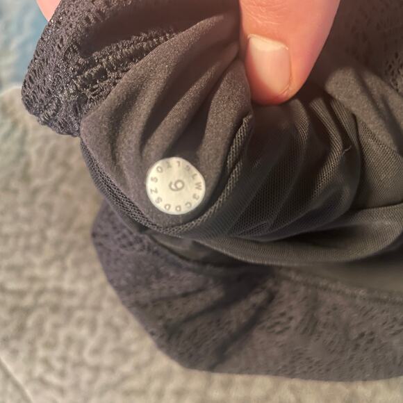 Lululemon In Depth Jacket Lace Combo Black Edition RARE Athletic Size 6 EUC - Picture 4 of 14